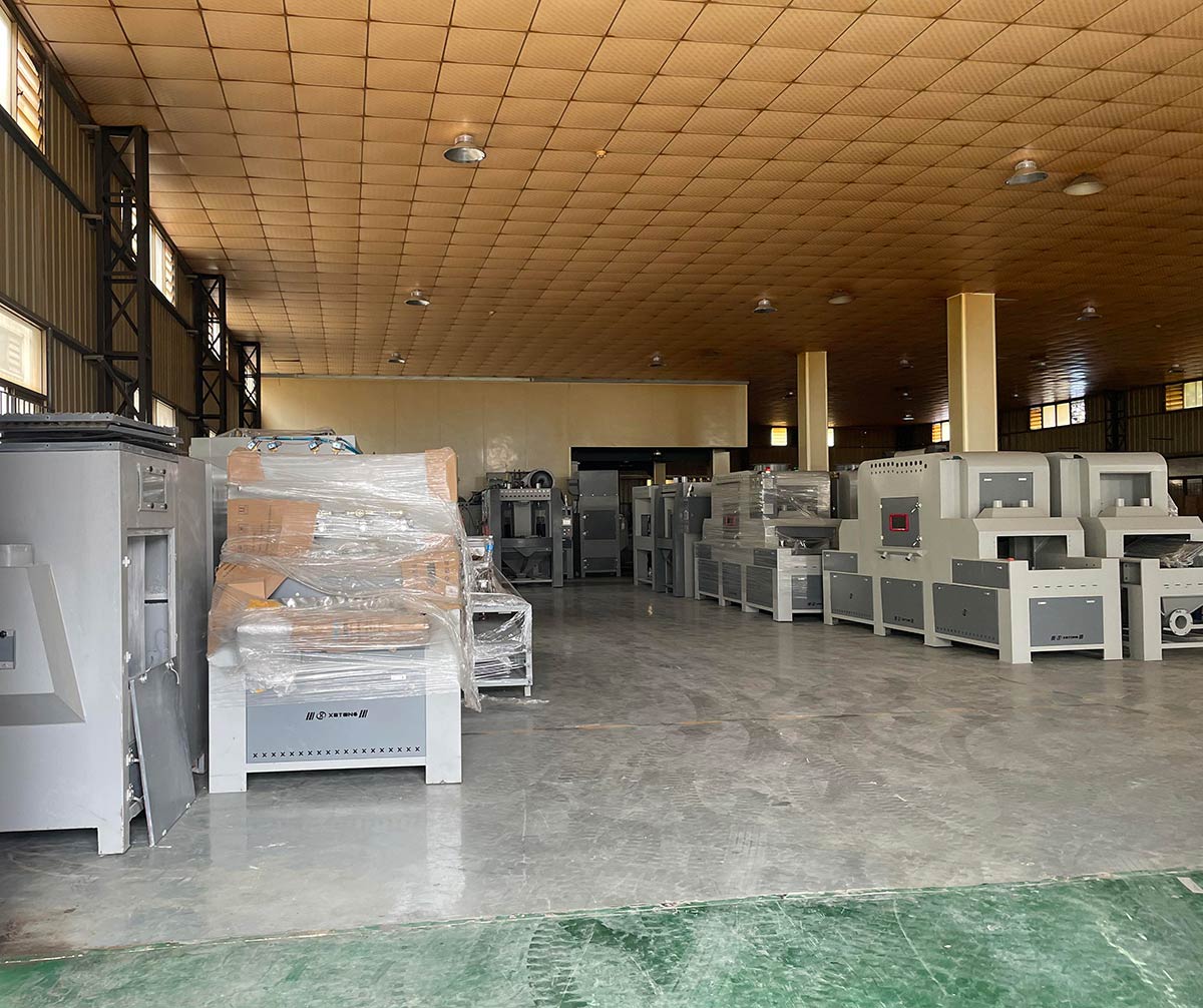 深圳百超噴砂機工廠生產(chǎn)車間實拍圖片