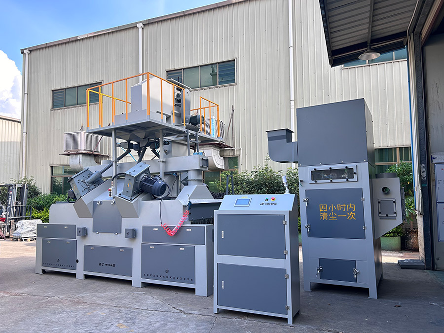 深圳百超機(jī)械設(shè)備生產(chǎn)的吊鉤式拋丸機(jī)實(shí)拍圖