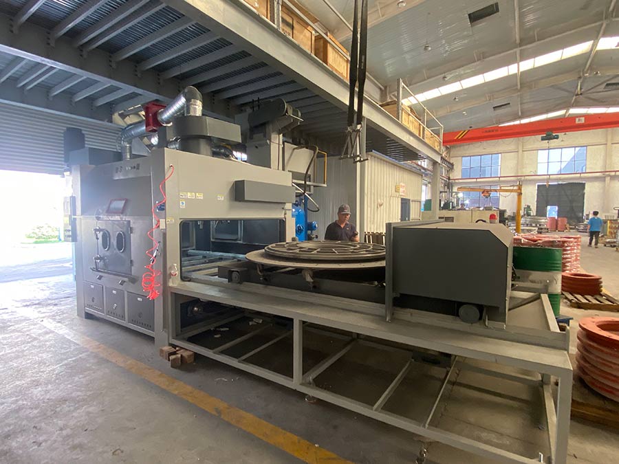 深圳百超機(jī)械臺(tái)車(chē)式模具清理噴砂機(jī)