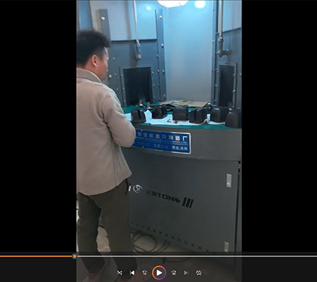 廣州客戶(hù)案例：衛(wèi)浴用品噴砂機(jī)工作視頻