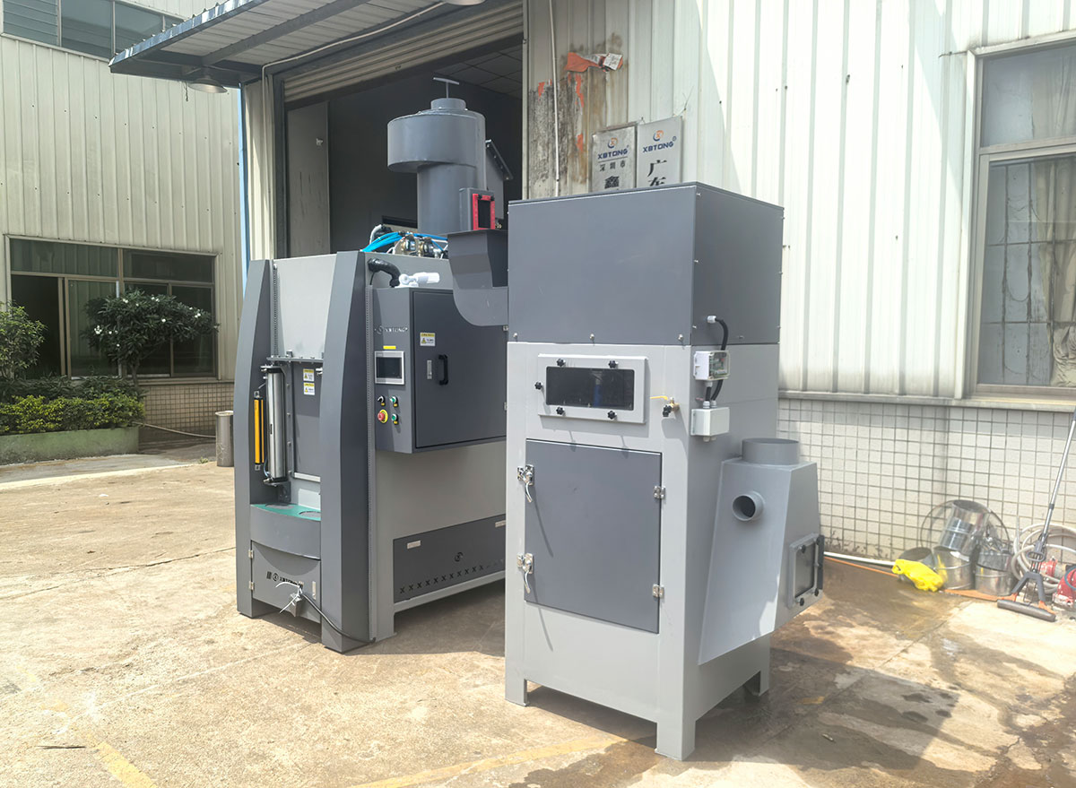 深圳百超噴砂機(jī)生產(chǎn)廠家制造的轉(zhuǎn)盤式自動噴砂機(jī)實拍圖片