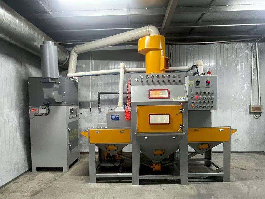 深圳百超機械生產(chǎn)的輸送式自動噴砂機