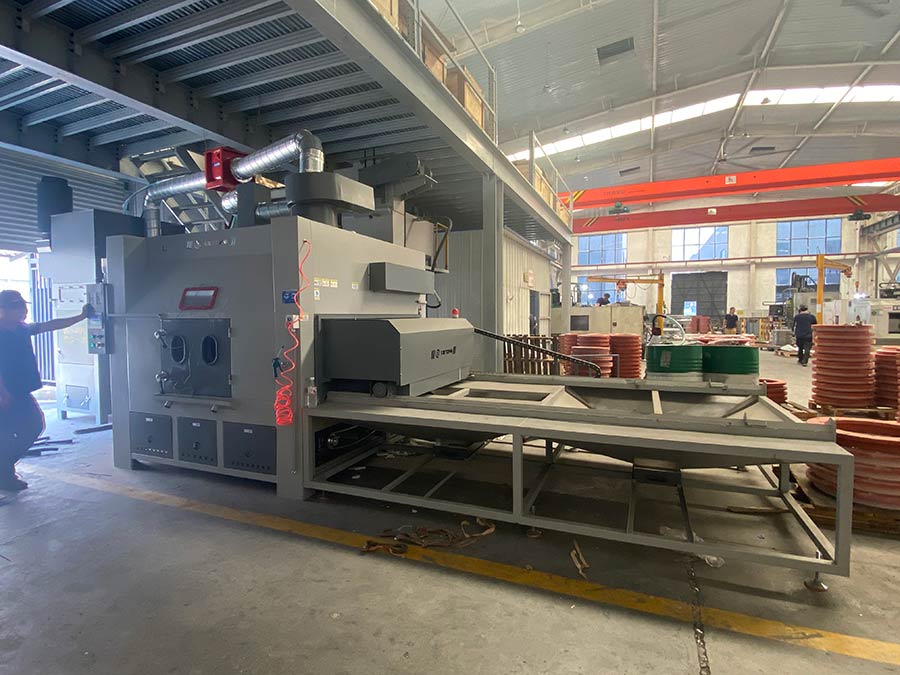 深圳百超機(jī)械臺(tái)車式模具清理噴砂機(jī)